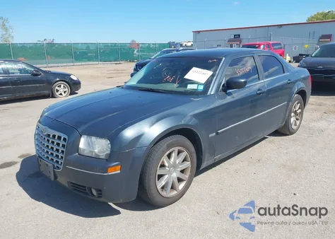 2008 Chrysler 300 Touring z USA, uszkodzony, nr VIN 2C3LA53G48H260431